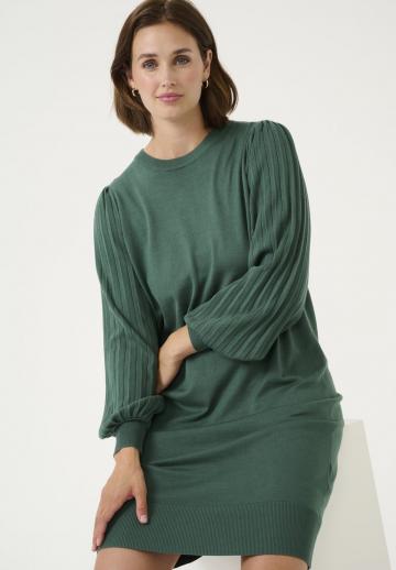 Вязаное платье