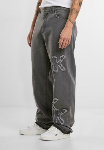 Прямые джинсы