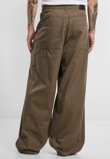 Брюки с накладными карманами