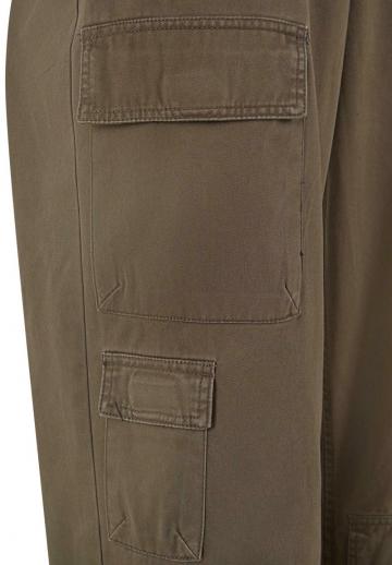 Брюки с накладными карманами