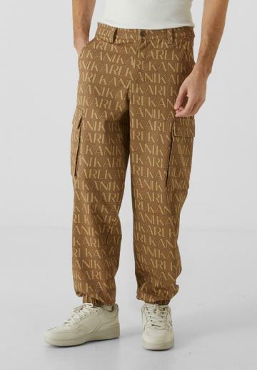 Брюки с накладными карманами