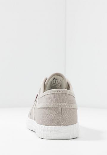 Спортивные балетки