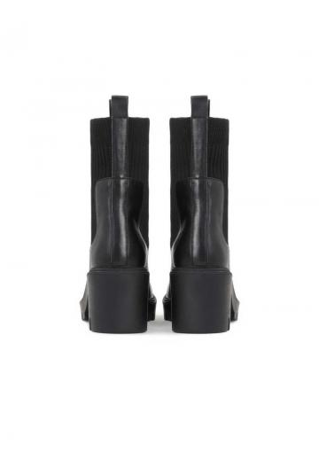 Полусапожки на высоком каблуке