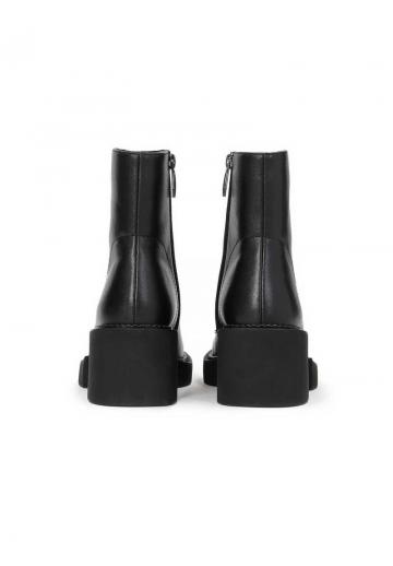 Полусапожки на высоком каблуке