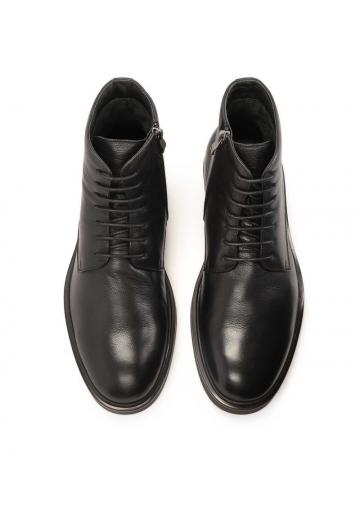 Ботинки на шнуровке