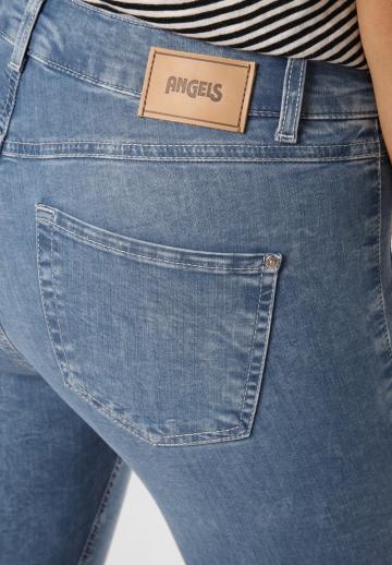 Короткие джинсы