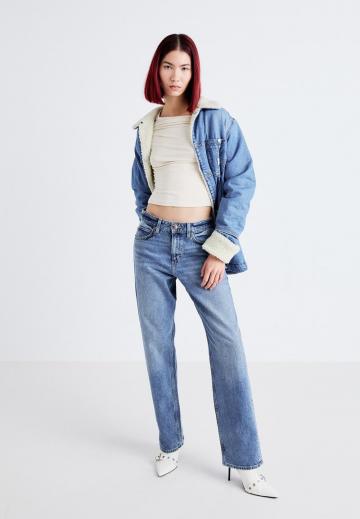 Свободные джинсы