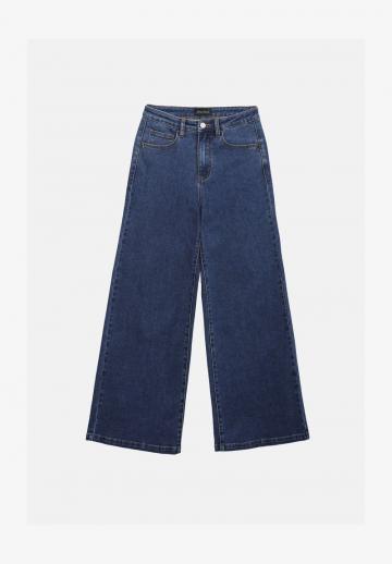 Клешеные джинсы