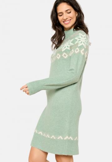 Вязаное платье