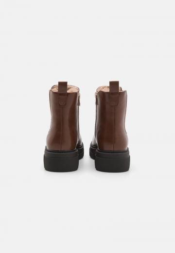 Полусапожки на платформе