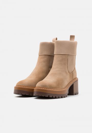 Полусапожки на платформе