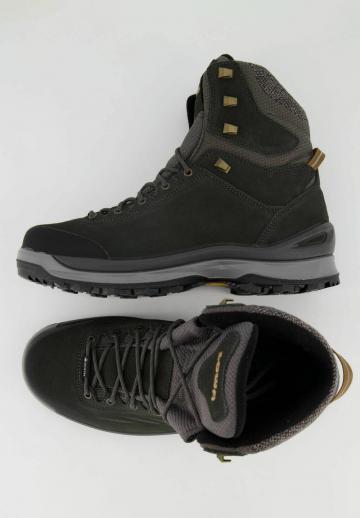 Походные ботинки