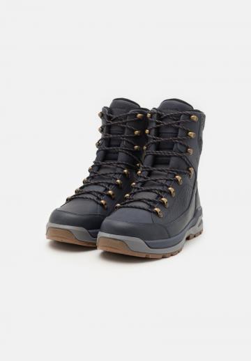 Походные ботинки