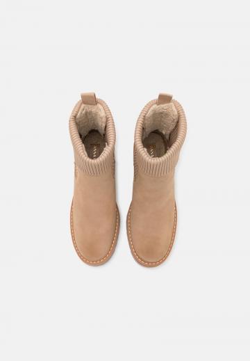 Полусапожки на платформе