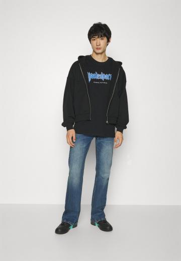 Прямые джинсы