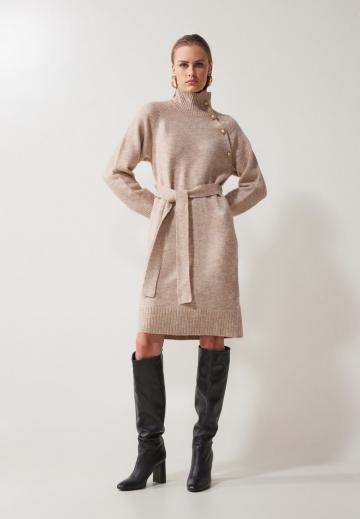 Вязаное платье