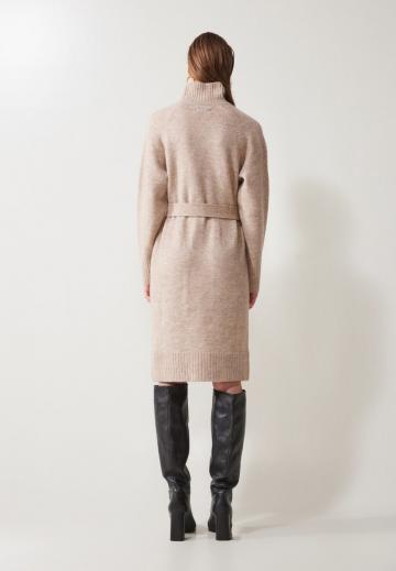 Вязаное платье