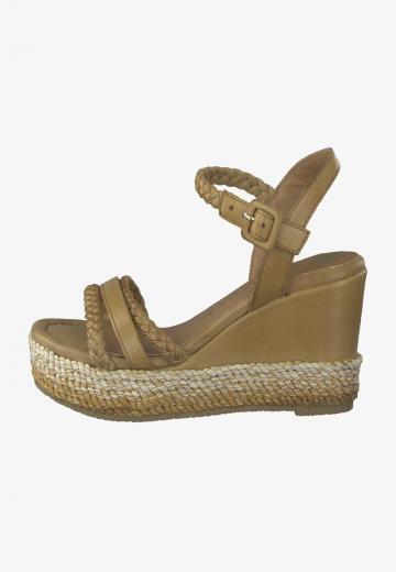 Босоножки на танкетке