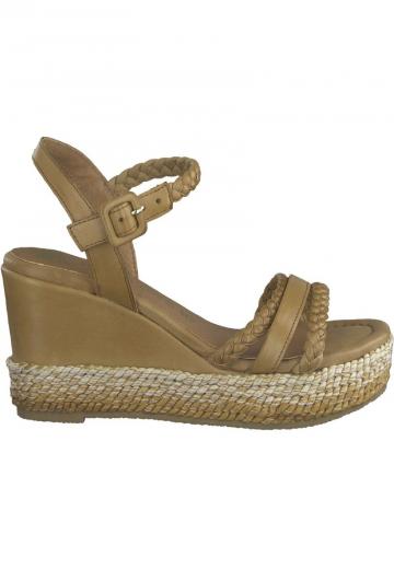 Босоножки на танкетке