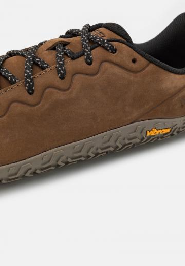 Беговые кроссовки