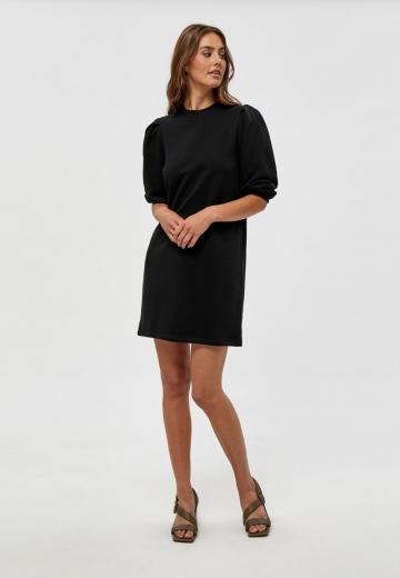 Вязаное платье