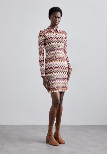 Вязаное платье