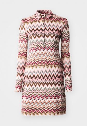 Вязаное платье