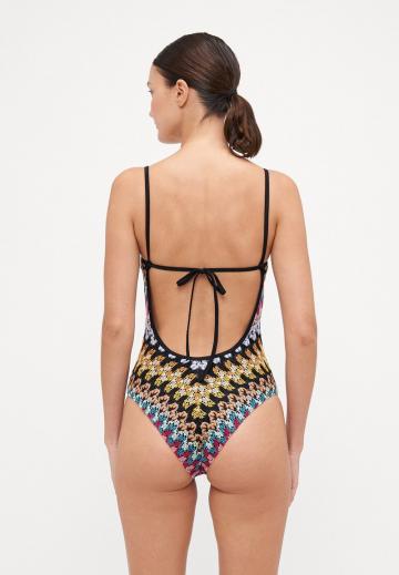 Слитный купальник