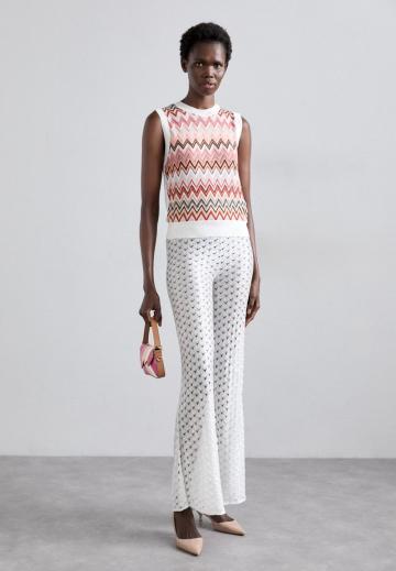 Пуловер без рукавов