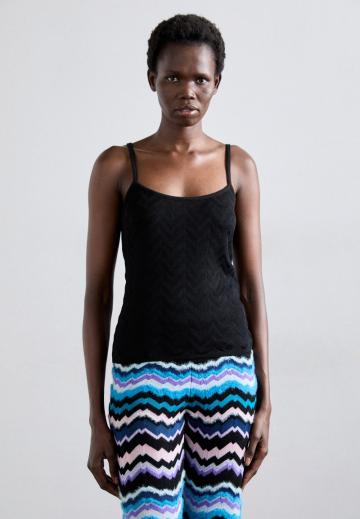 Топ на бретельках