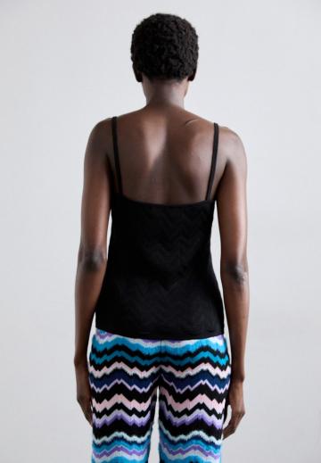 Топ на бретельках