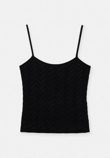 Топ на бретельках