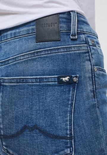 Узкие джинсы