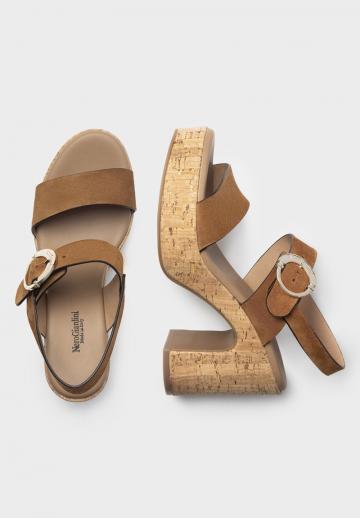 Босоножки на платформе