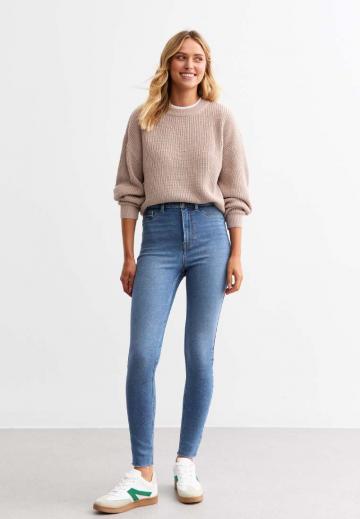 Узкие джинсы