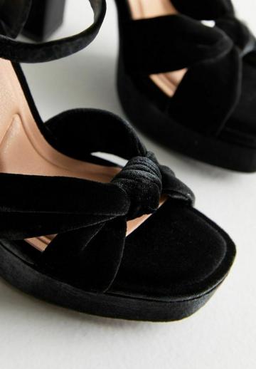 Босоножки на платформе