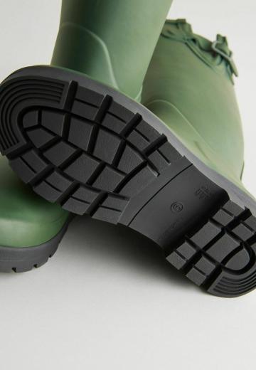 Резиновые сапоги