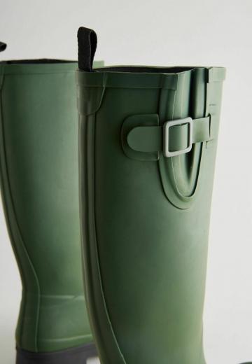 Резиновые сапоги