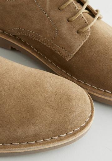 Ботинки на шнуровке