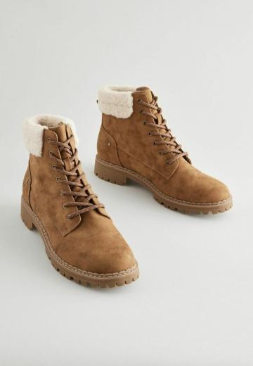 Ботинки на шнуровке