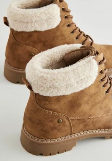 Ботинки на шнуровке