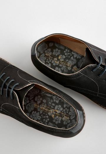 Ботинки на шнуровке