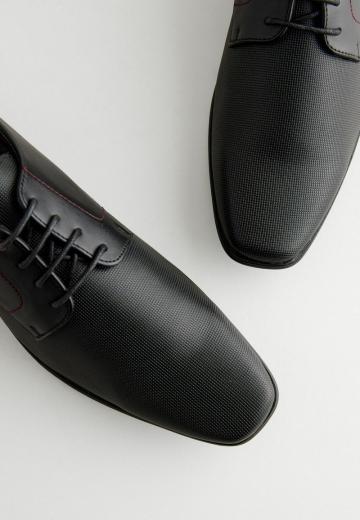 Ботинки на шнуровке