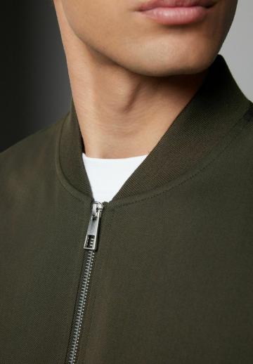 Куртка бомбер