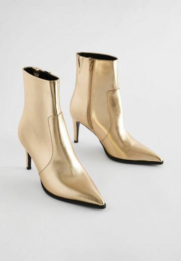 Полусапожки на высоком каблуке