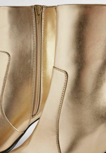 Полусапожки на высоком каблуке