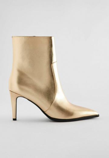 Полусапожки на высоком каблуке