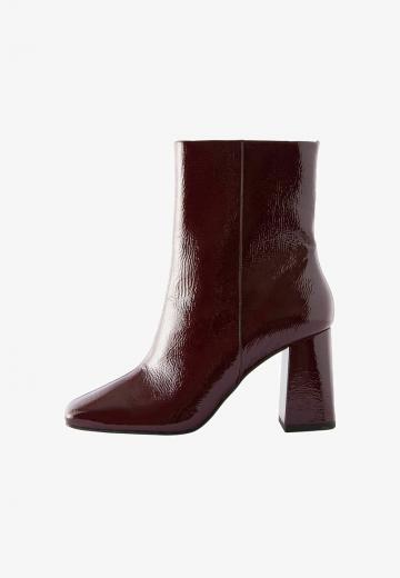 Полусапожки на высоком каблуке