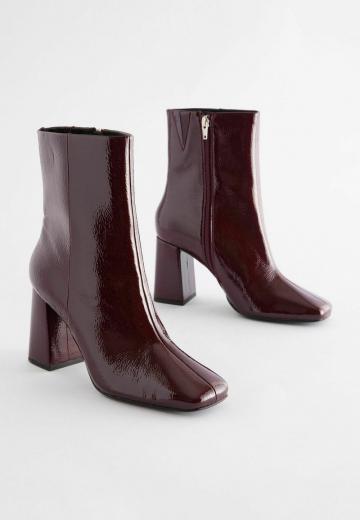 Полусапожки на высоком каблуке