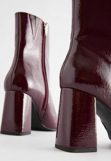 Полусапожки на высоком каблуке